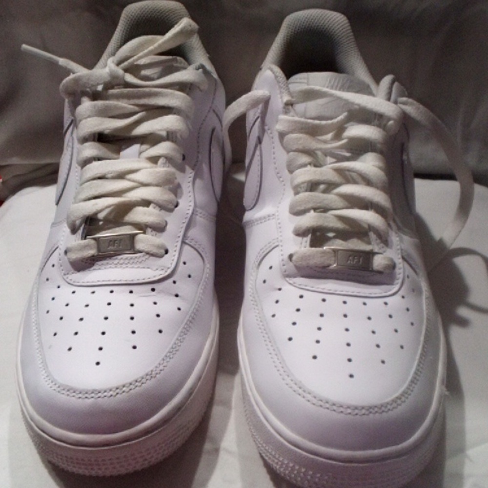 White Air Force One's Men size 9